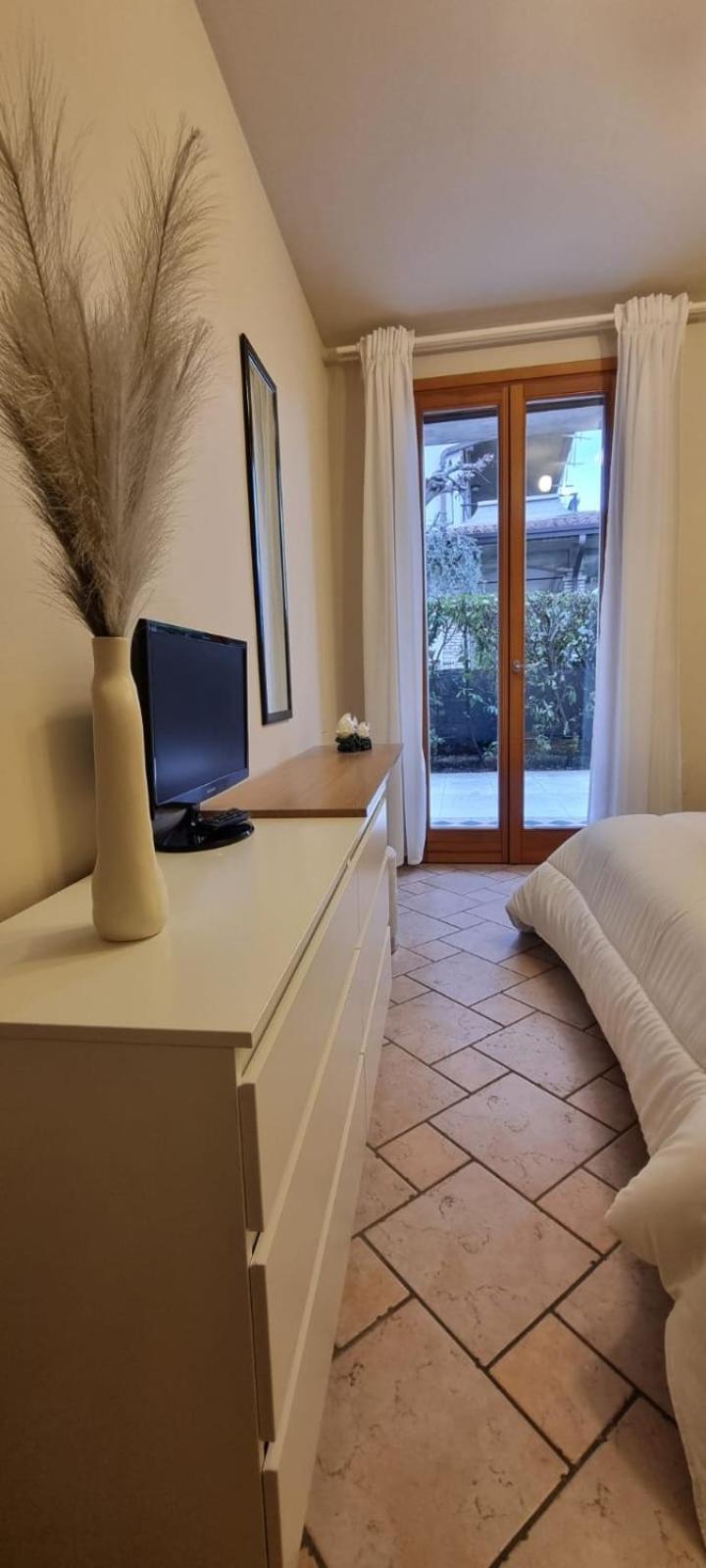 Hoya Apartment Sirmione Buitenkant foto