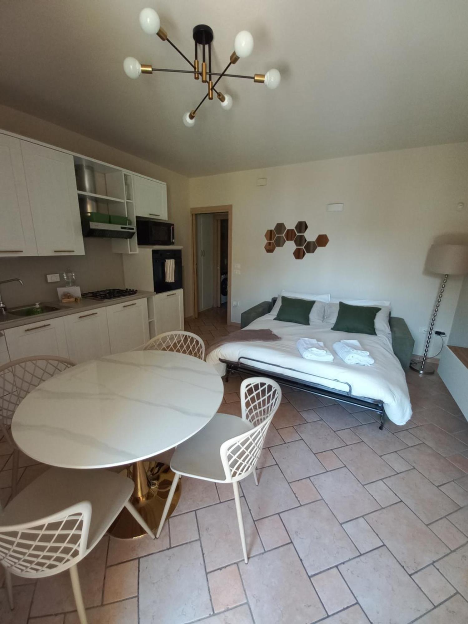 Hoya Apartment Sirmione Buitenkant foto
